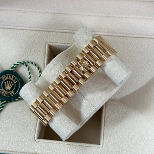 Rolex Day-Date 40 Yellow Gold Pave Diamond 228238