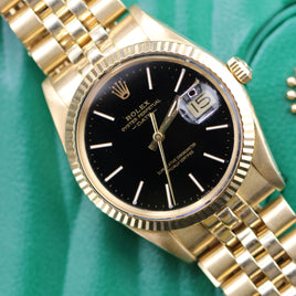Rolex Oyster Perpetual Date, 18k Yellow Gold on Jubilee (Ref. 15037)