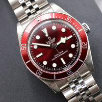 Tudor Black Bay 58 Burgundy on Jubilee (Ref. 7939A1ARU)