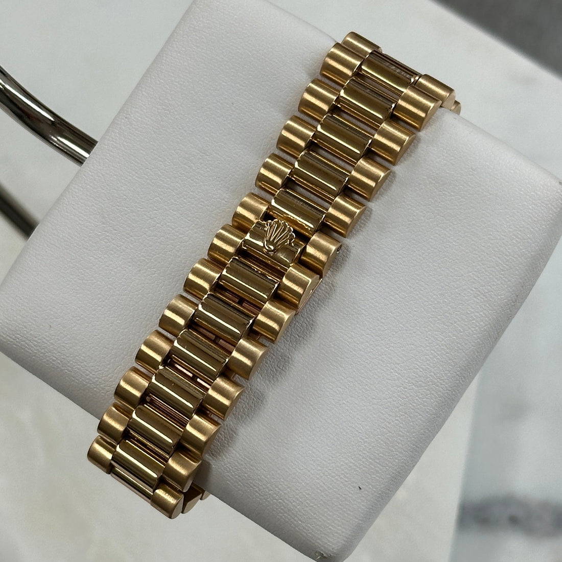 Rolex Day-Date 36mm, Champagne, Italian Day Wheel (Ref. 18238)