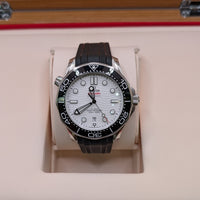 Omega Seamaster Diver, White Dial, Rubber Strap (Ref. 210.32.42.20.04.001)
