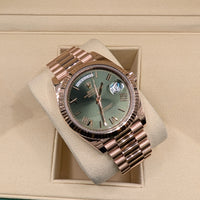 Rolex Day-Date, 40mm Rose Gold, Olive Dial MINT (Ref. 228235)
