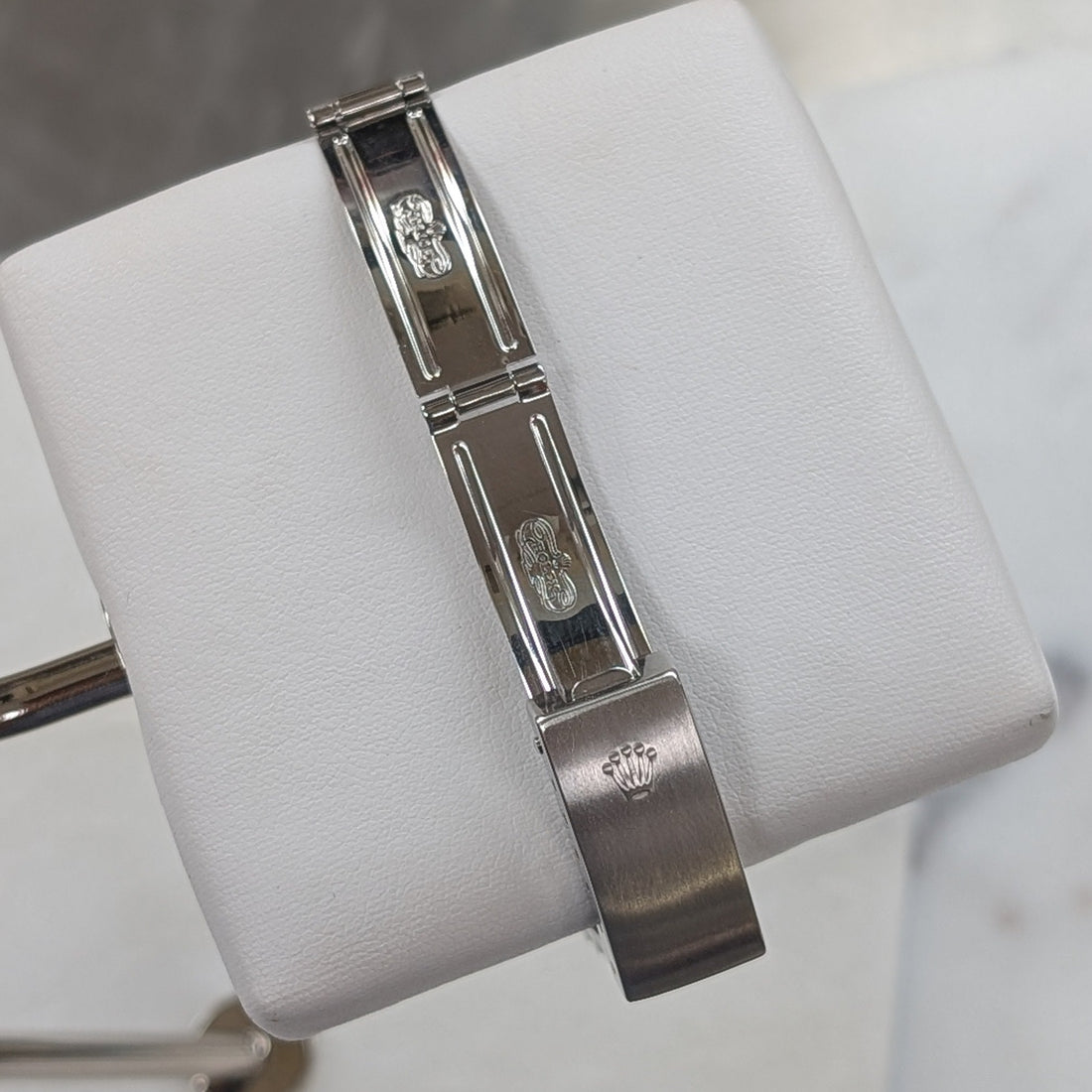 Rolex DateJust 26mm, Two Tone, White Dial, After-market Diamond Bezel (Ref. 69173)